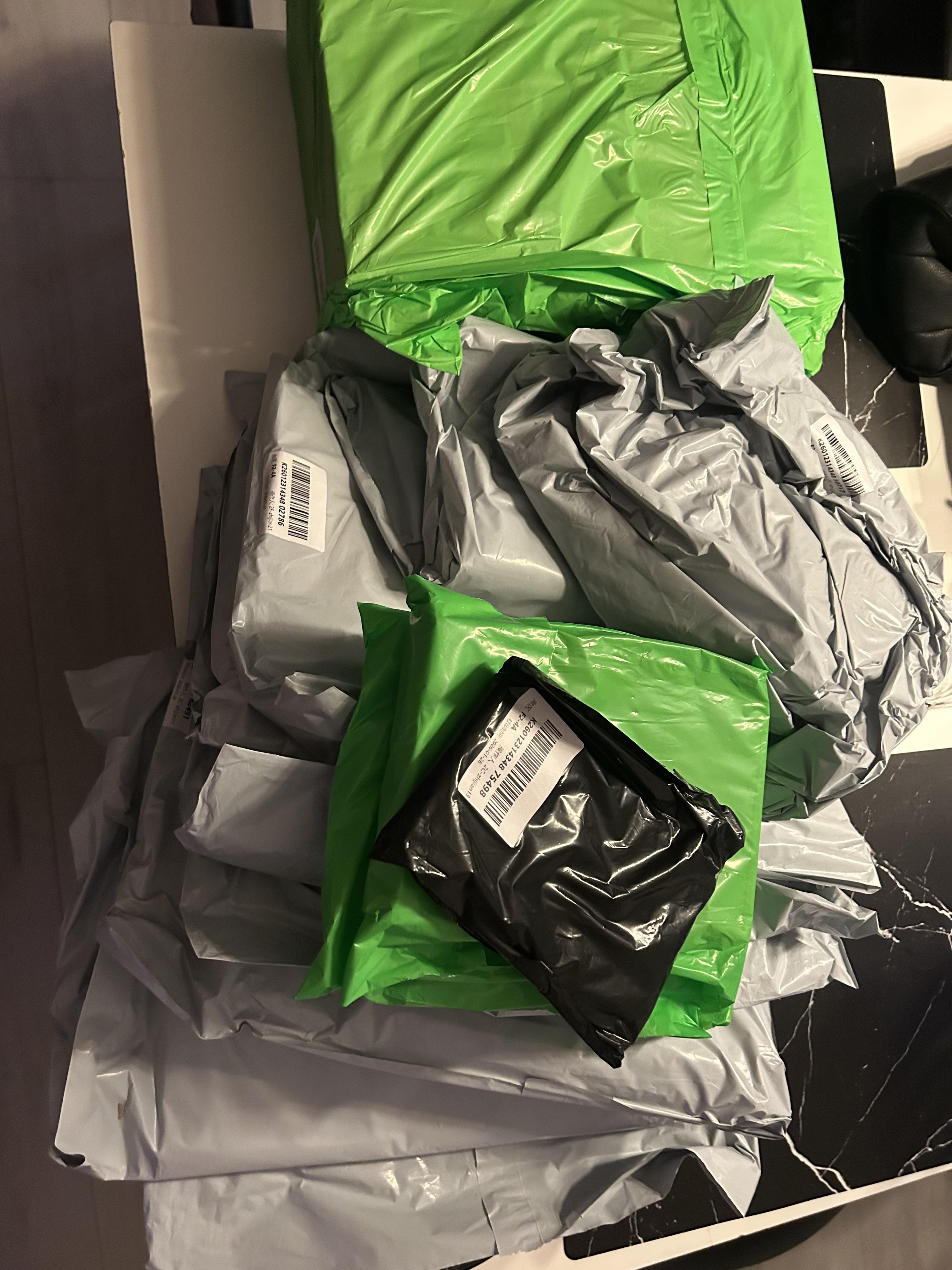 LitBuy first parcel contents — Denmark buyer Reddit gallery